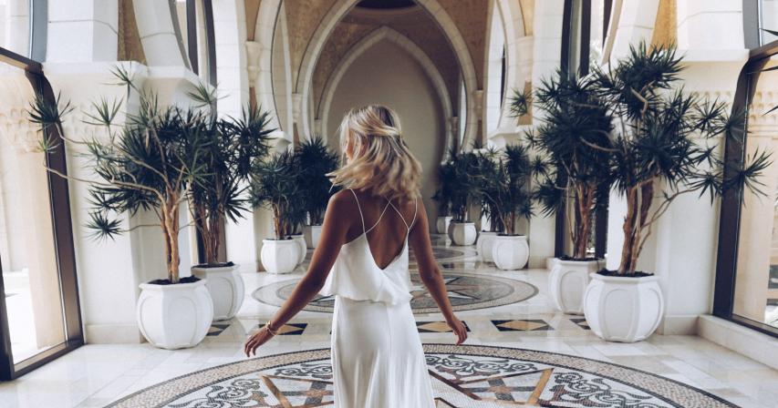 Can you afford to stay in a 5 star Hotel ? | Top 6 Luxury Dubai Hotels in Dubai