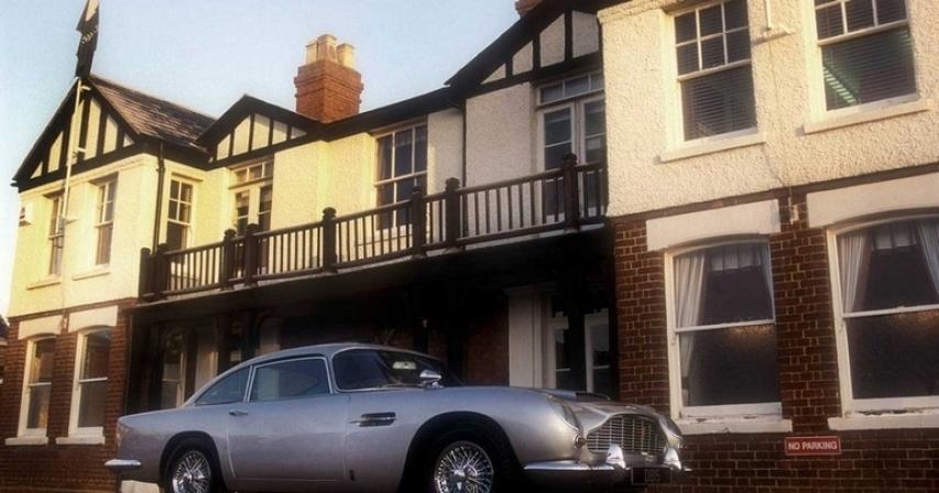 Legendary Bond Aston Martin DB5 sells for $6.4 million
