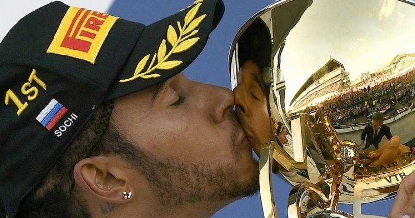 Teamwork the result of Mercedes win, says Hamilton