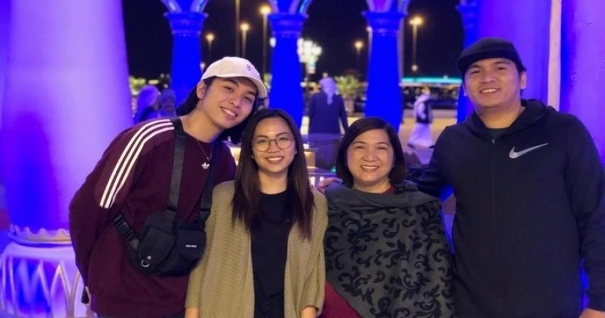 Siblings fly brother to Dubai to surprise mum for Christmas