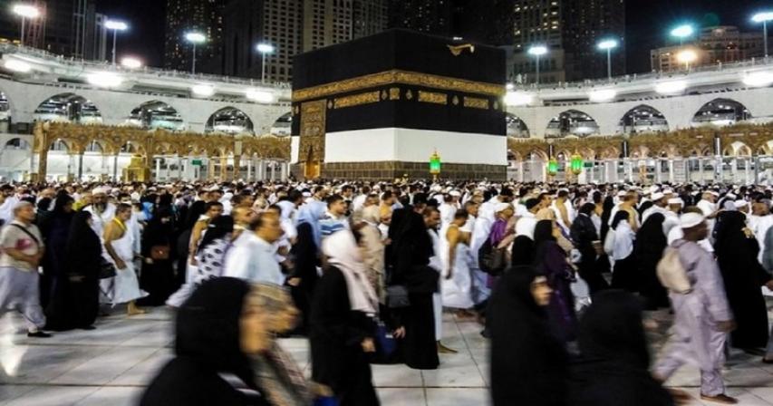 Saudi suspends Umrah visas for UAE residents' travel plans