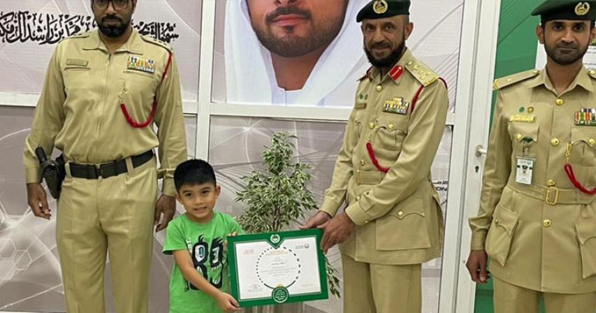 Dubai Police honours 5-year-old Filipino for returning Dh4,000 lost cash