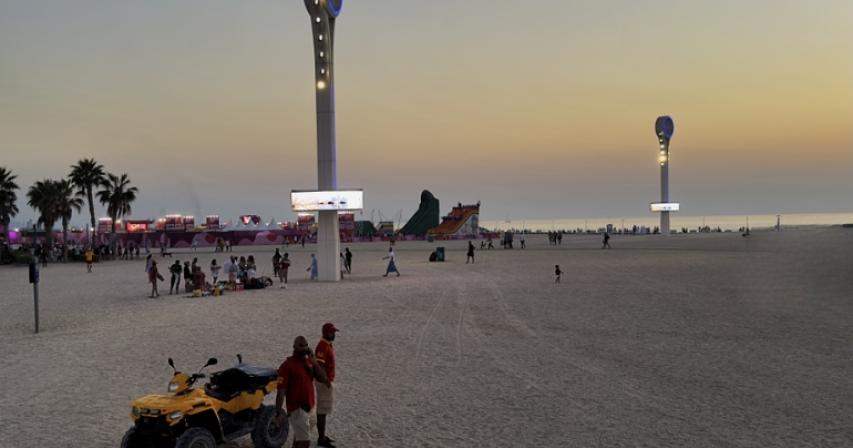 Dubai Opens Three New Beaches for Night Swimming Dubai Opens Three New Beaches for Night Swimming