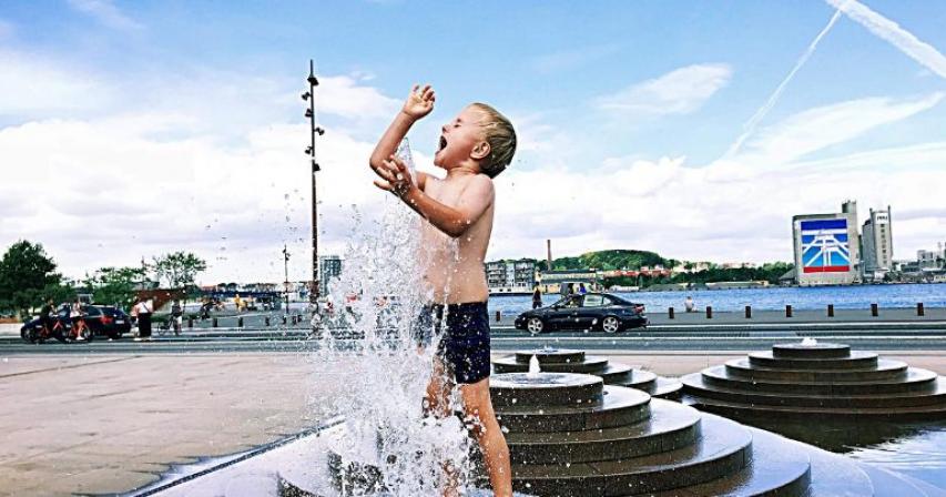  The Mesmerizing Dubai Fountain Show: A Dance of Water and Lights 