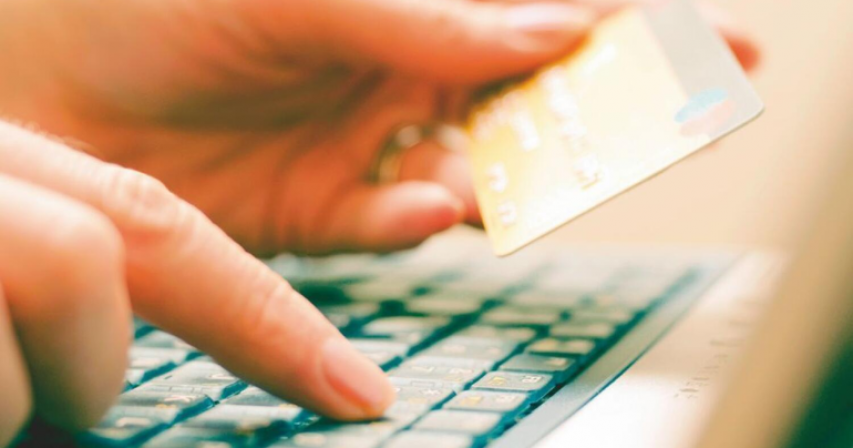 UAE Avoid Credit Card Debt