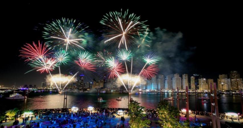 daily-dsf-fireworks-drone-shows-in-dubai