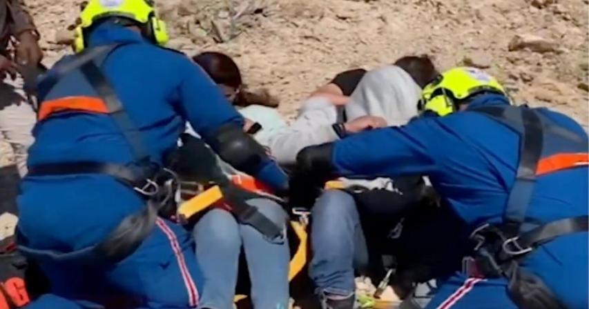 dubai-police-rescue-5-stranded-hikers-trapped-in-hatta-mountains
