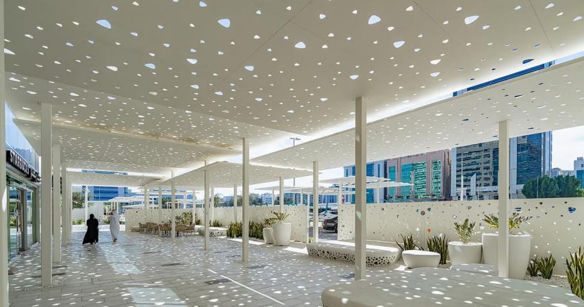 abu-dhabi-first-air-conditioned-outdoor-walkway-offers-relief-from-heat
