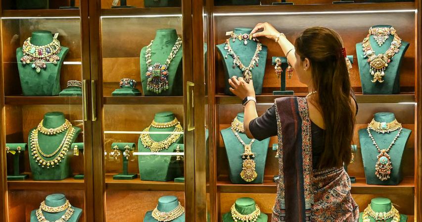 india-implements-stricter-rules-for-gold-silver-imports-from-uae