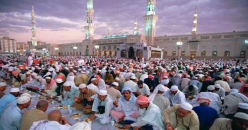 What does Ramadan Mubarak and Ramadan Kareem mean?   