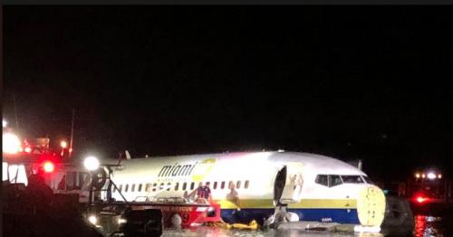 Boeing 737 goes into Florida river with 136 on board, 21 hurt