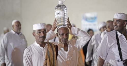 Air India apologises for Zamzam 'ban' on select flights