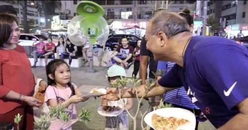 Meet the Pakistani expat who hands out free food in Dubai every day