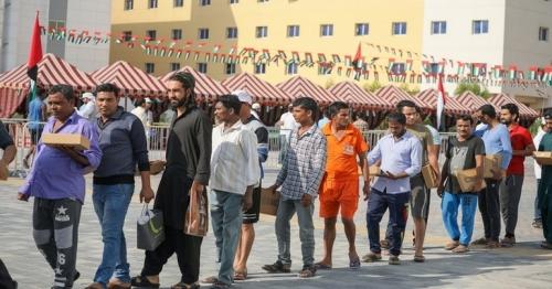Dubai sets world record after distributing 9,000 free meals Dubai sets world record after distributing 9,000 free meals