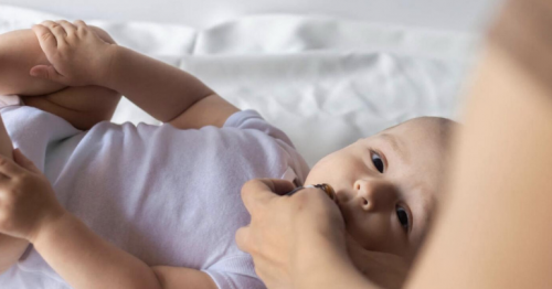  UAE to provide mandatory vaccination for children using AlHosn app